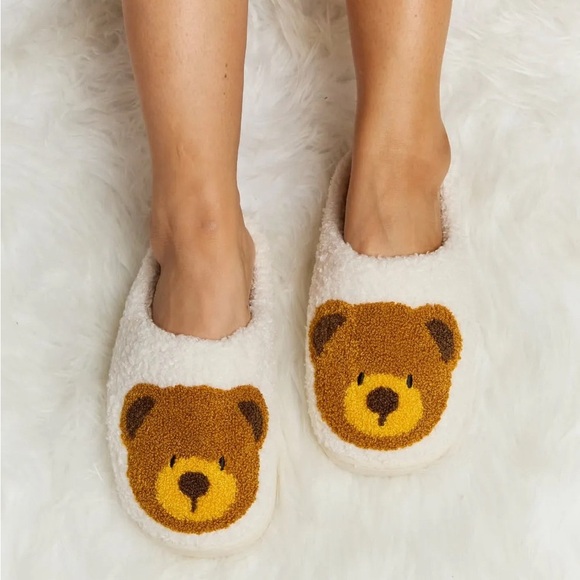 Cozy Teddy Bear Print Plush Slide Slippers - Picture 13 of 14